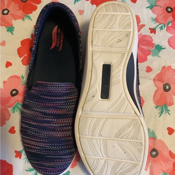 Skechers slip on comfort walking shoes sneakers women’s size 9.5 9 1/2 NEW - Picture 3 of 4